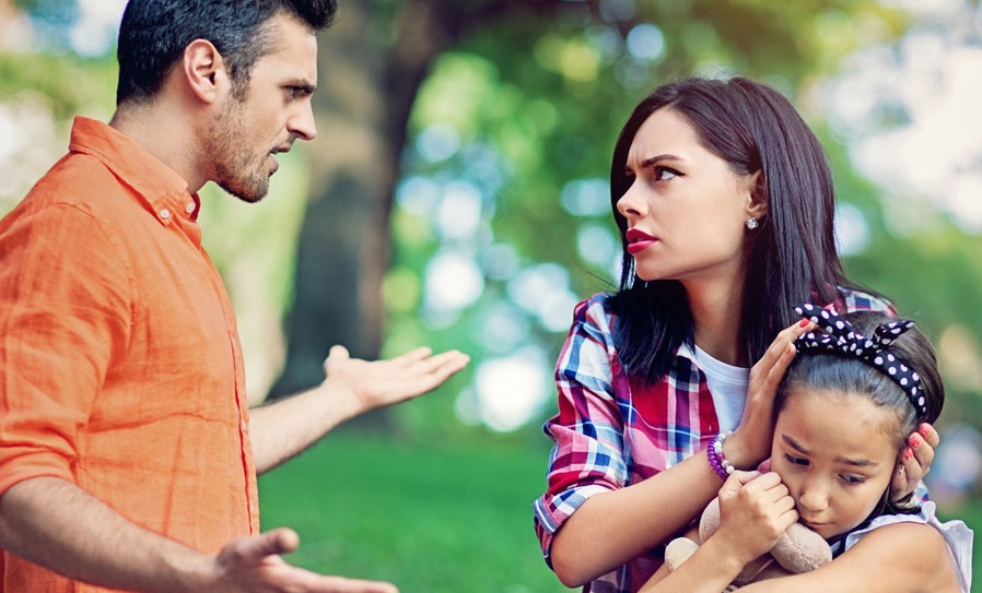 راهکارهای عملی برای کاهش تأثیر طلاق والدین بر عزت نفس فرزندان